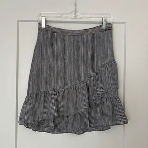 Stripped ruffled mini skirt